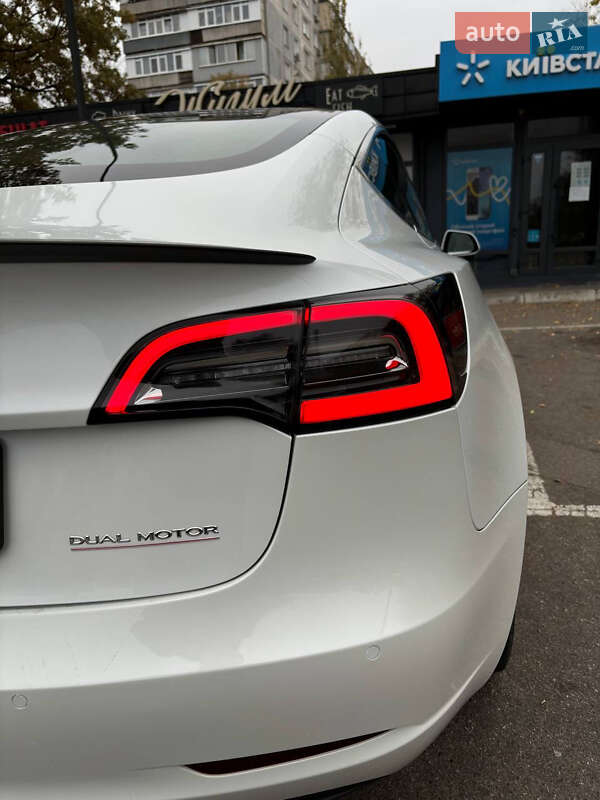 Седан Tesla Model 3 2019 в Запоріжжі