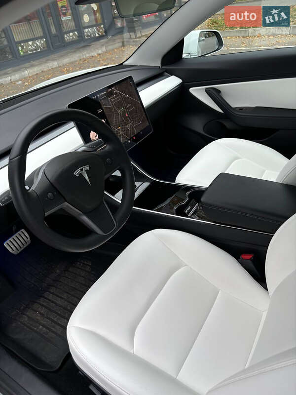 Седан Tesla Model 3 2019 в Запоріжжі