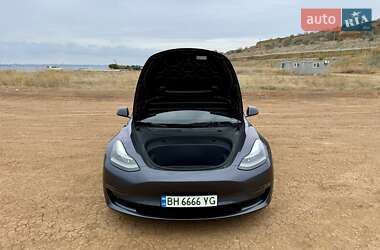 Седан Tesla Model 3 2023 в Одесі