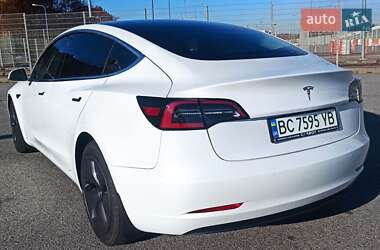 Седан Tesla Model 3 2019 в Львове