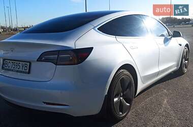 Седан Tesla Model 3 2019 в Львове