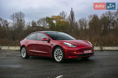 Седан Tesla Model 3 2022 в Киеве