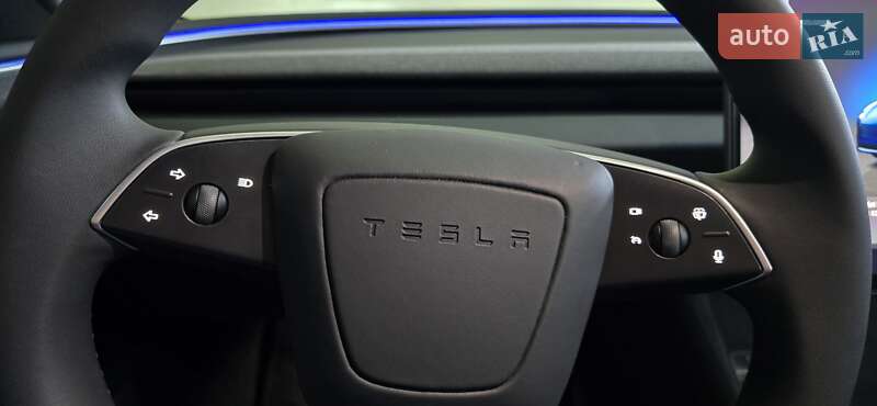 Седан Tesla Model 3 2023 в Днепре