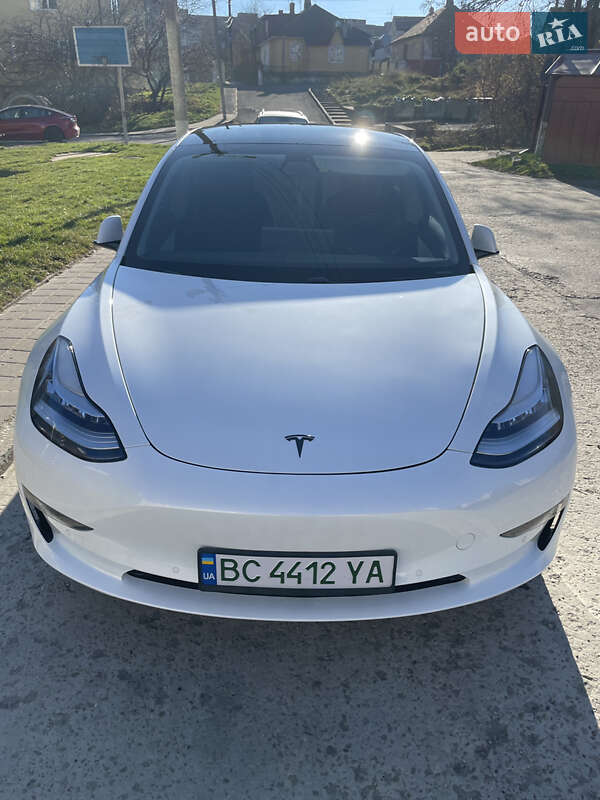 Седан Tesla Model 3 2020 в Самборе