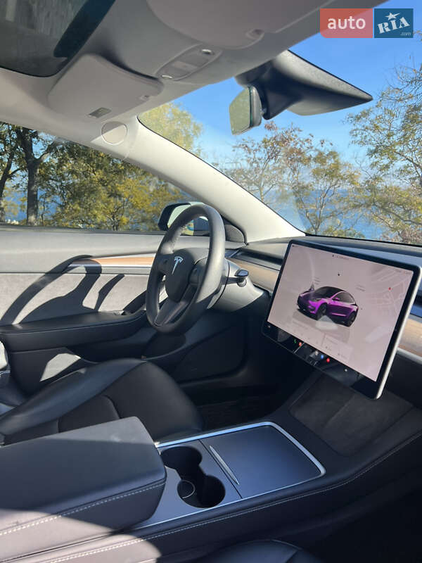 Седан Tesla Model 3 2022 в Одессе