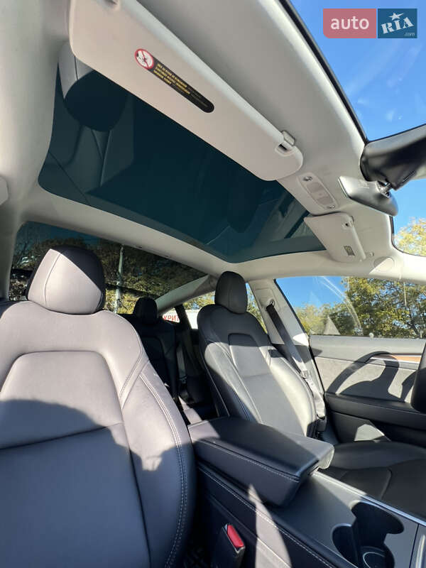 Седан Tesla Model 3 2022 в Одессе