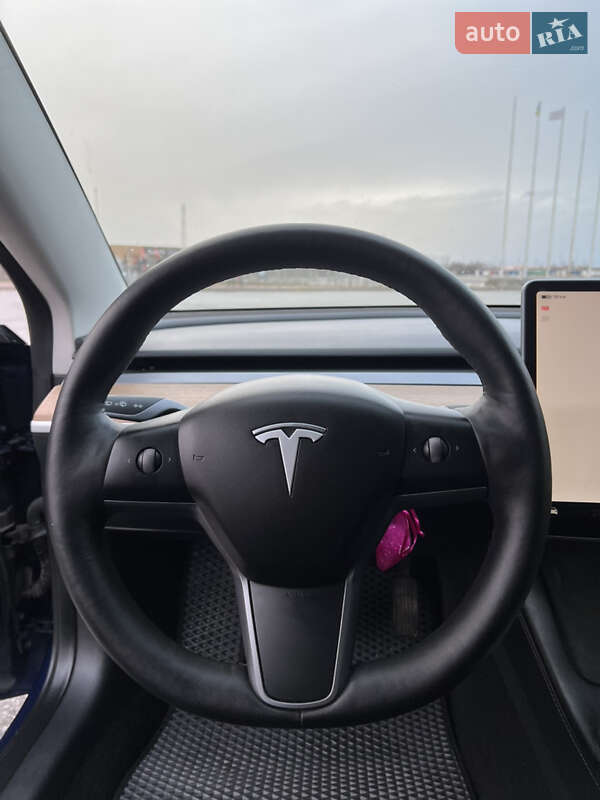 Седан Tesla Model 3 2022 в Львові