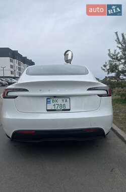 Седан Tesla Model 3 2024 в Ровно