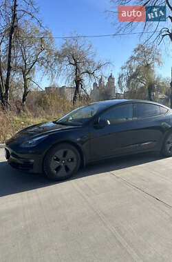 Седан Tesla Model 3 2022 в Дрогобыче