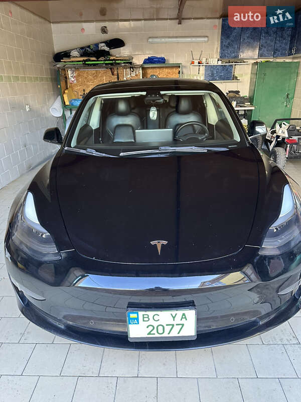 Tesla Model 3 2022