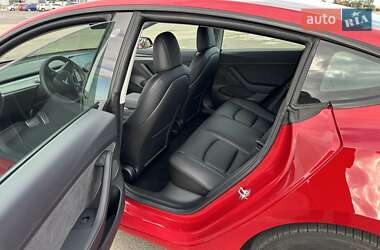 Седан Tesla Model 3 2022 в 