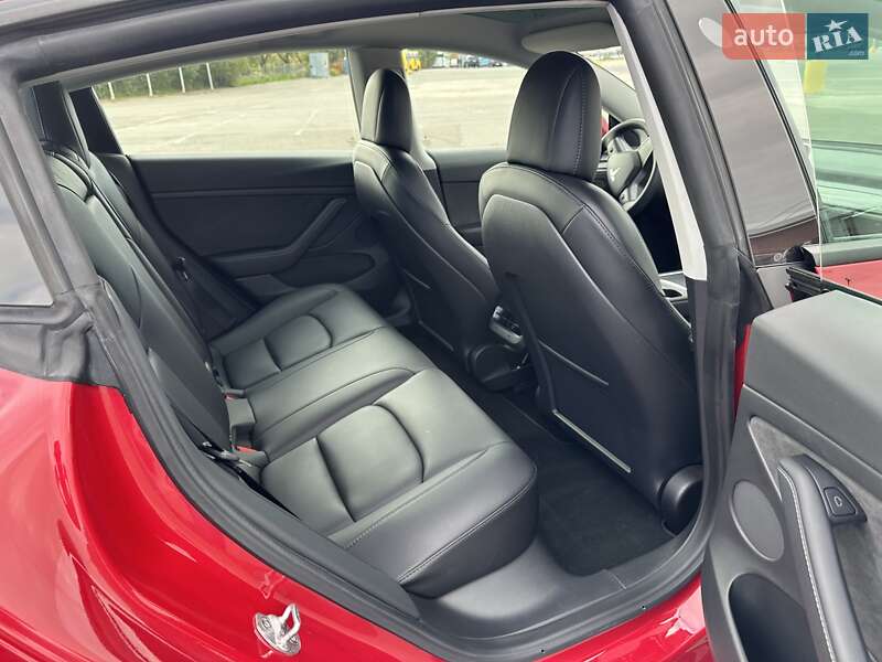 Седан Tesla Model 3 2022 в Одессе