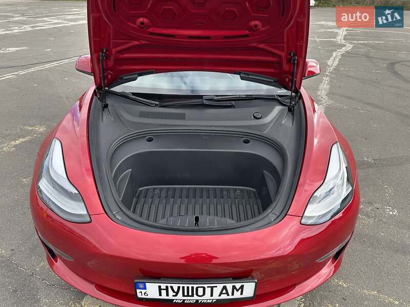 Седан Tesla Model 3 2022 в Одессе