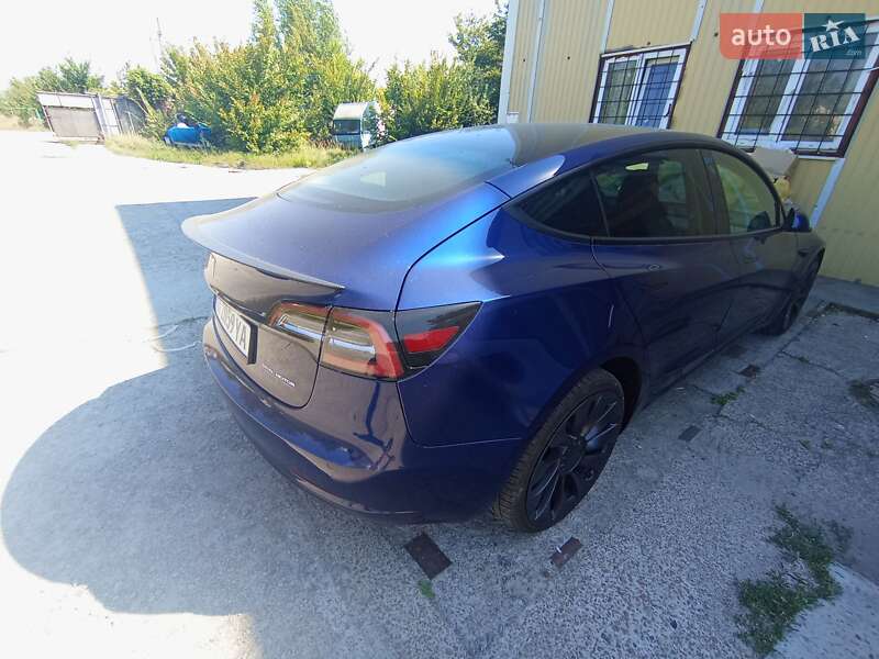 Седан Tesla Model 3 2021 в Вышгороде