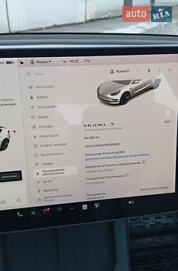 Седан Tesla Model 3 2020 в Львові