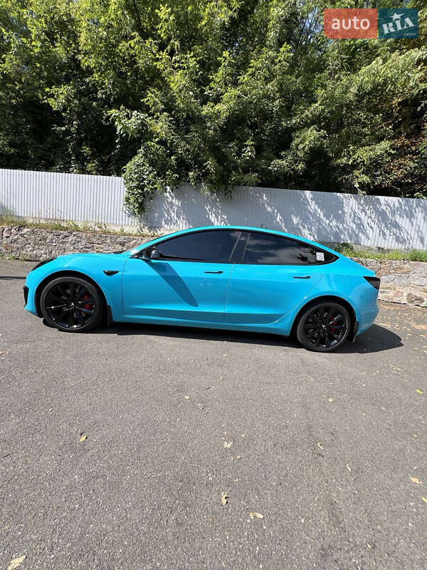 Седан Tesla Model 3 2019 в Киеве