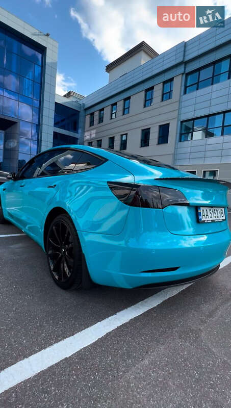 Седан Tesla Model 3 2019 в Киеве