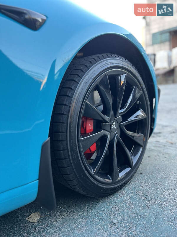 Седан Tesla Model 3 2019 в Киеве