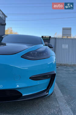 Седан Tesla Model 3 2019 в 