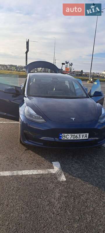 Седан Tesla Model 3 2022 в Миколаєві