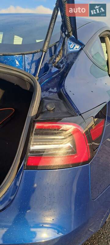 Седан Tesla Model 3 2022 в Миколаєві