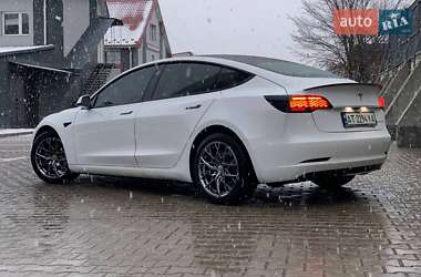 Седан Tesla Model 3 2021 в Ивано-Франковске