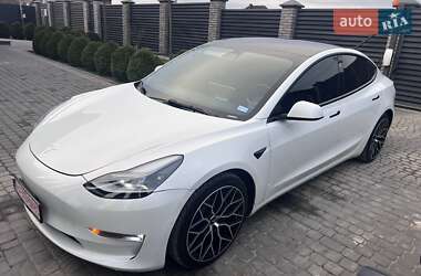 Седан Tesla Model 3 2022 в Луцке