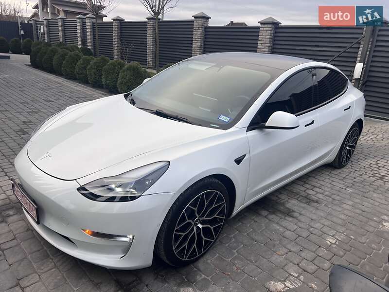 Седан Tesla Model 3 2022 в Луцке фото Седан Tesla Model 3 2022 в Луцке