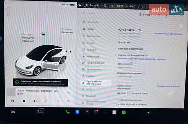 Седан Tesla Model 3 2022 в 