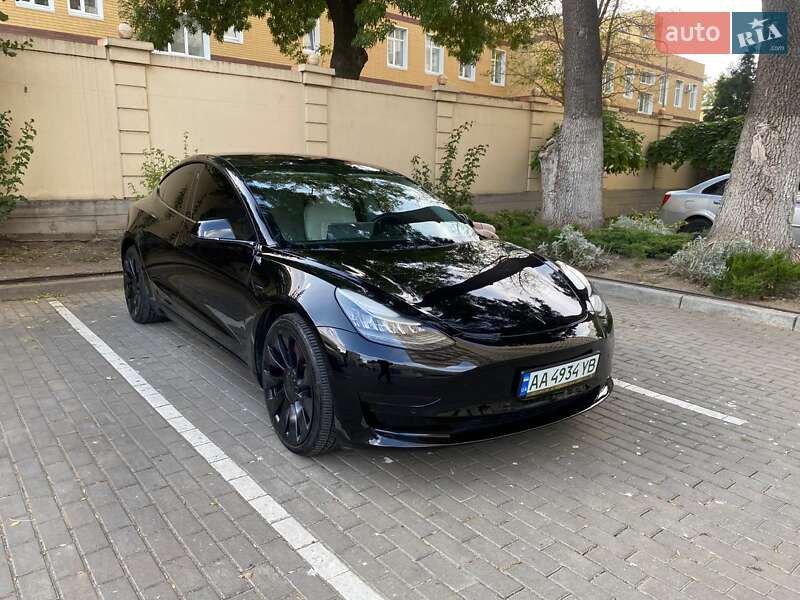 Седан Tesla Model 3 2018 в Одесі