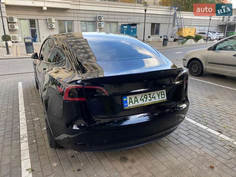 Седан Tesla Model 3 2018 в Одесі
