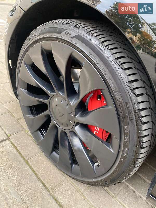Седан Tesla Model 3 2018 в Одесі