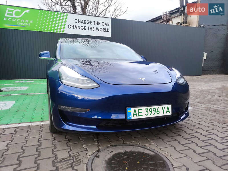 Седан Tesla Model 3 2018 в Каменском