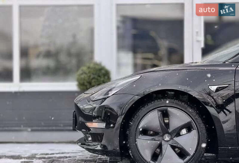 Седан Tesla Model 3 2018 в Києві