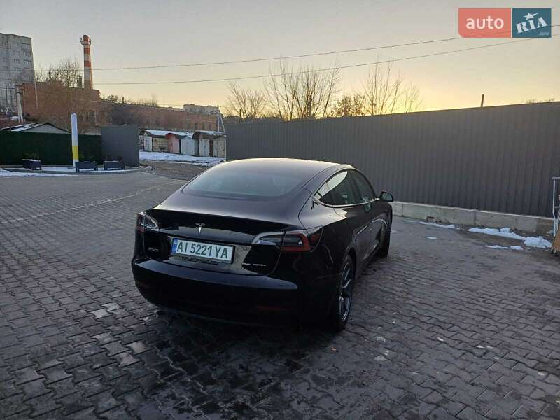 Седан Tesla Model 3 2022 в Фастове