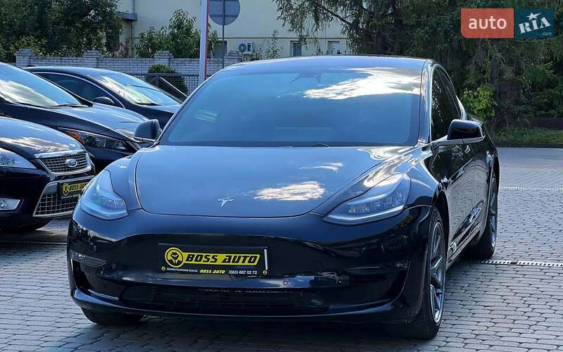 Седан Tesla Model 3 2019 в Івано-Франківську