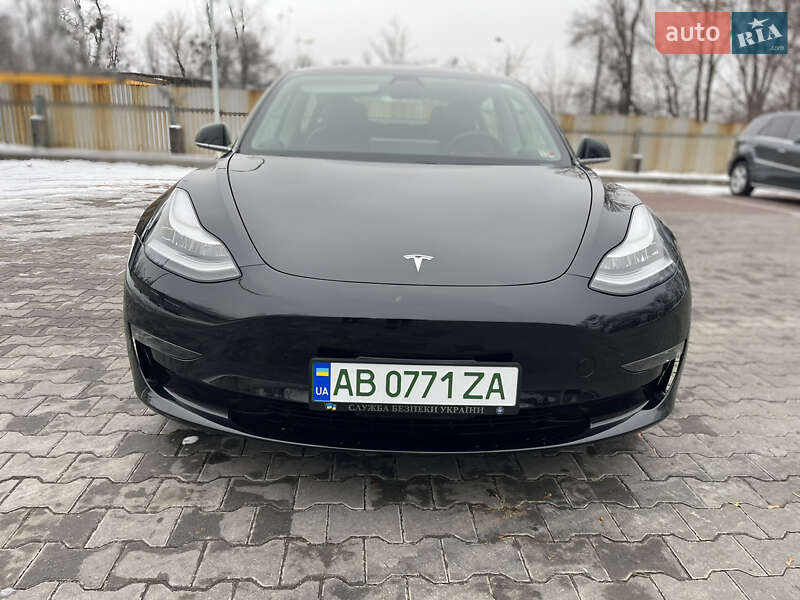 Седан Tesla Model 3 2018 в Вінниці