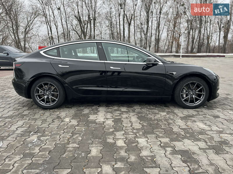 Седан Tesla Model 3 2018 в Вінниці