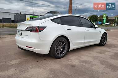 Седан Tesla Model 3 2020 в 