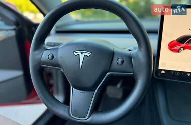 Седан Tesla Model 3 2022 в 