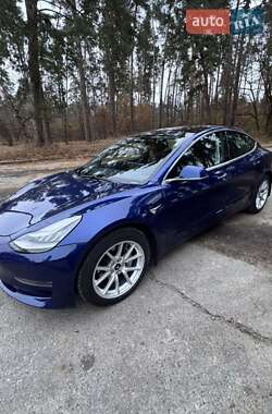 Седан Tesla Model 3 2019 в Черкасах