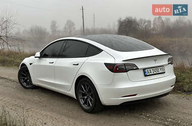 Седан Tesla Model 3 2021 в Киеве