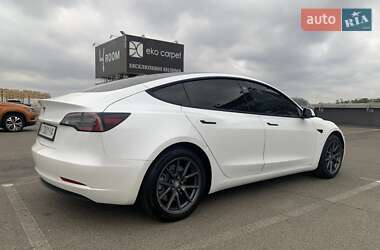 Седан Tesla Model 3 2021 в Киеве