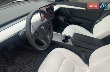 Седан Tesla Model 3 2021 в Киеве
