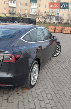 Седан Tesla Model 3 2018 в Шепетовке