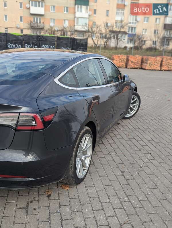Седан Tesla Model 3 2018 в Шепетівці