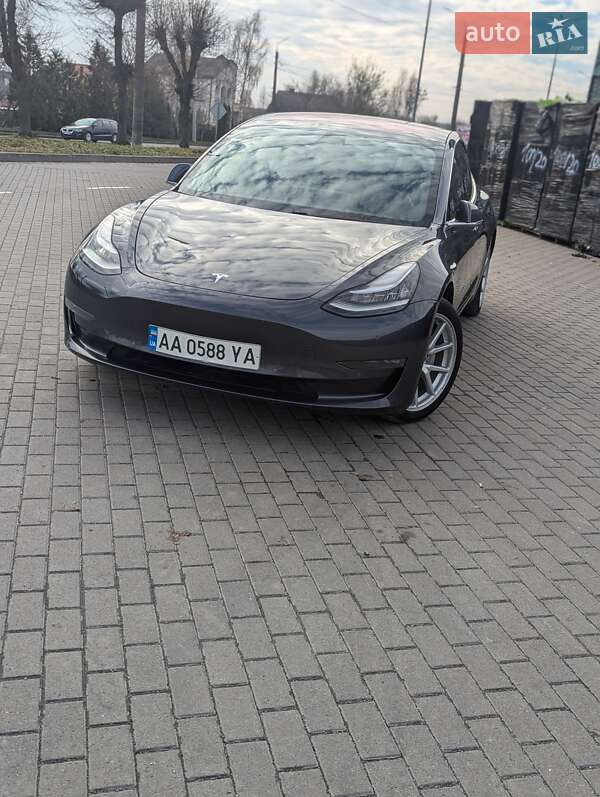 Tesla Model 3 2018