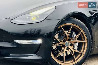 Седан Tesla Model 3 2021 в Харкові