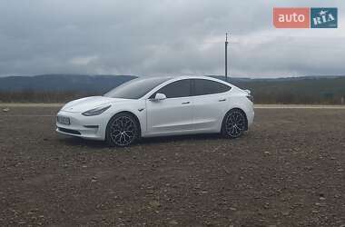 Седан Tesla Model 3 2020 в Стрию