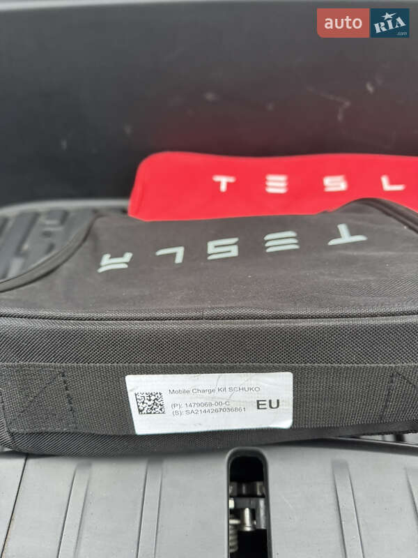 Седан Tesla Model 3 2021 в Виннице